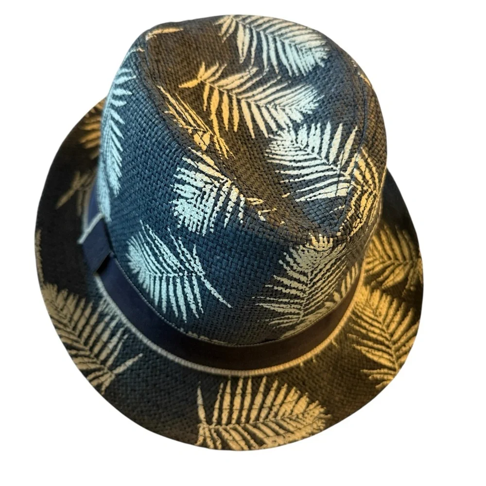 Palm Leaf Patterned Fedora Hat woven. Absolutely beautiful. Navy and cream